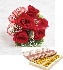 4 roses with 250 grams mix sweets
