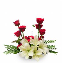 Short stems of 6 white lilies 8 red roses basket