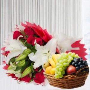 2 Kg Fruit and Mix Flowers with lilies