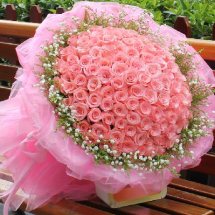 100 Pink Roses bouquet