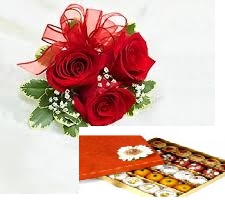 1/2 Kg Assorted Sweets with 3 roses